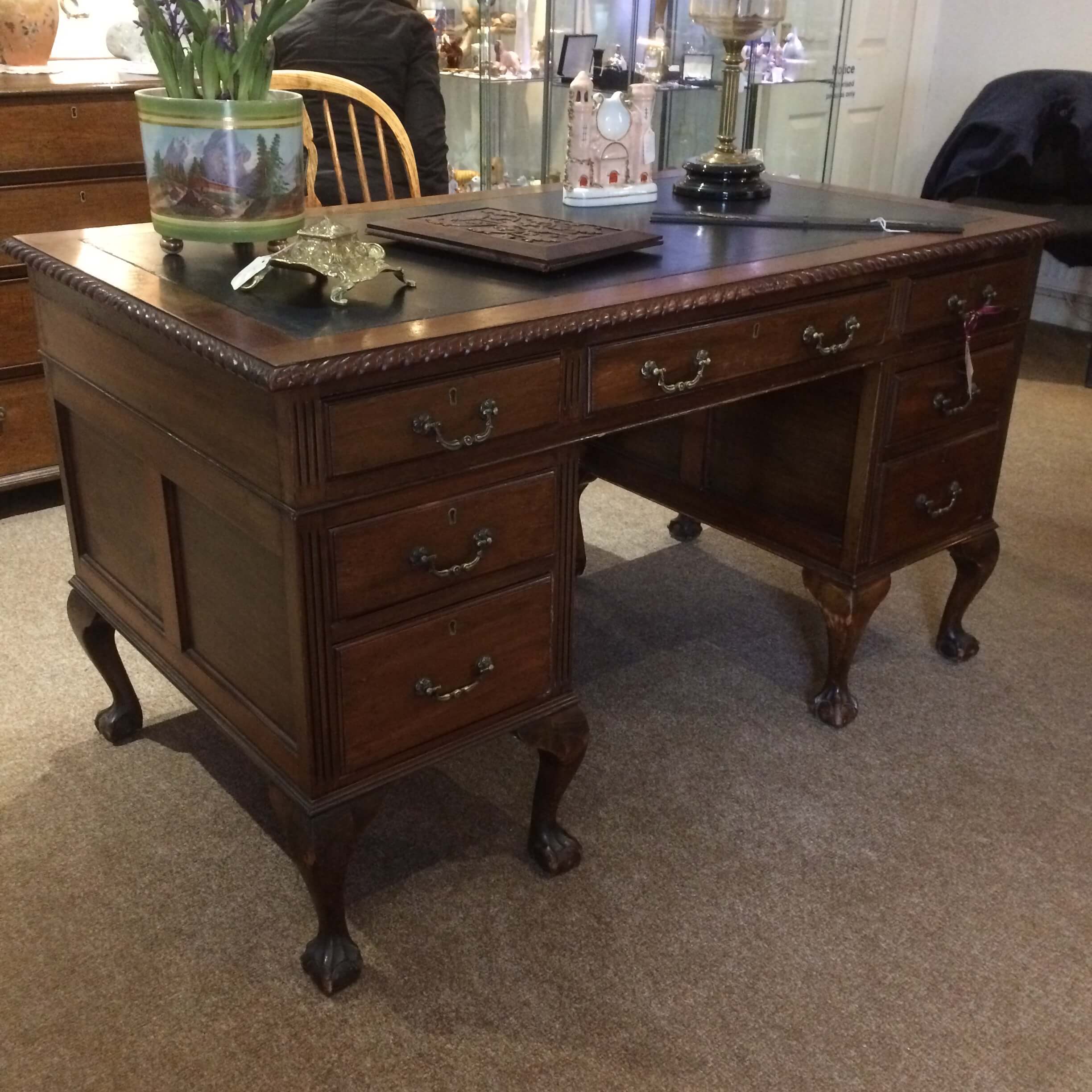 Kneehole Desk
